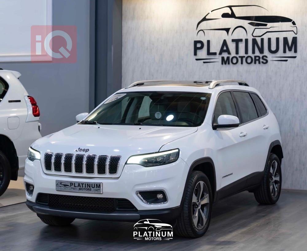 https://cdn.iqcars.io753ae520-9c12-4684-b2c3-a998ce44a69e_0.jpg